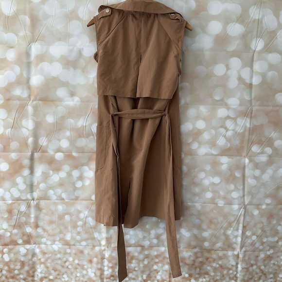 Love Tree Sleeveless Thin Trench Coat - Picture 4 of 8